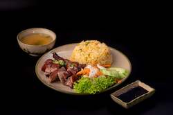 R10 - ROASTED DUCK ON CRUNCHY RICE