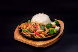 HP4 - SPICY LEMONGRASS CHICKEN ON RICE