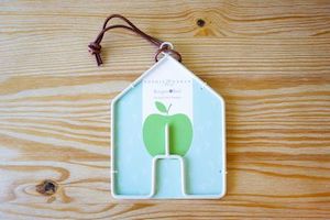 Sophie Conran - Apple Bird Feeder House