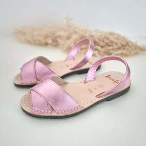 Shoe: PEEP TOE CROSSOVER IN METALLIC PINK