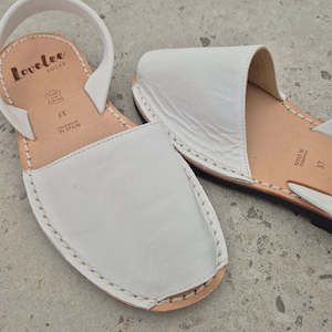 Shoe: MINOR FLAW - WHITE CLASSIC - 37