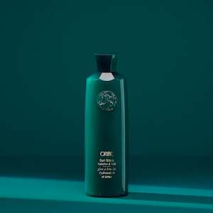 Personal accessories: Oribe Curl Gloss Hydration & Hold