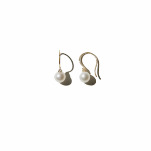 DIAMOND AND PEARL 14 - carat gold earrings Lulu's Collective