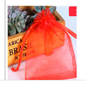 Function equipment renting, leasing or hiring: CLEARANCE Organza Bags - Red (10x15cm)