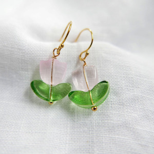 Clothing accessory: Tulip Glass Earrings - Pink