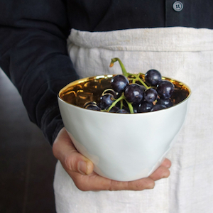 Large Famished Bowl in white porcelain with gold interior (sold out)