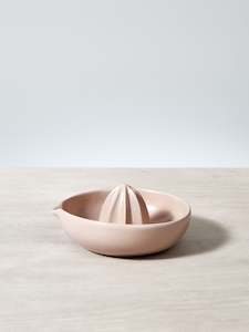 Non-store-based: Citrus Juicer – Dusty Pink