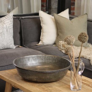 Furniture: Round Iron Bowl