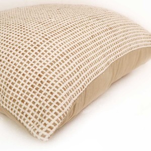 Furniture: Vita Cushion