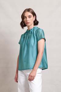 Womenswear: Neris - SN2684 Bow River Top