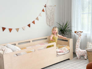 Floor bed with cutouts with removable rail PLY