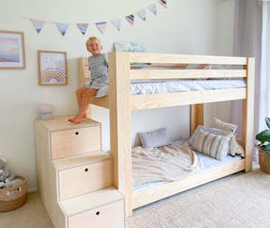 Staircase with 3 drawers