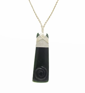 “Toki” Pounamu Pendant by Jen’s Stones