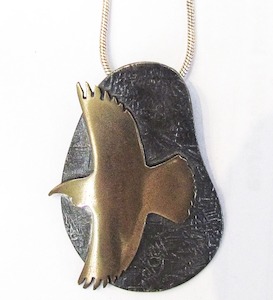 “Tui” Pendant by Bob Wyber