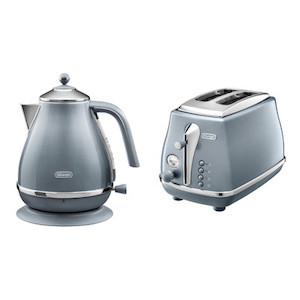 DeLonghi Icona Metallics Breakfast Pack KBOTCTOTAZ - Stylish Kettle & Toaster Set