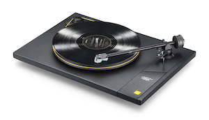 MoFi StudioDeck Turntable with Studio Tracker Cartridge