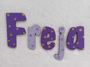 Door name: Freja - small letters suitable for a door.