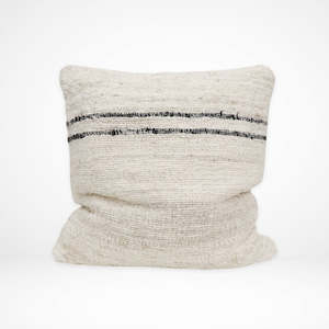 Cushions: Delta Cushion