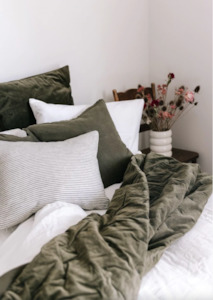 Bed Essentials: Mason Bee Velvet Throw - Olive Green