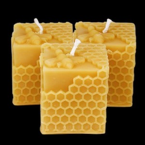 Honey manufacturing - blended: 3 x Beeswax Cube Comb Candles