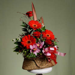 Florist: Kete with Red roses