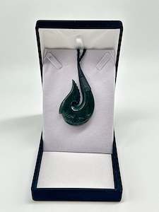 Easygift: Hei Matau Pounamu Necklace