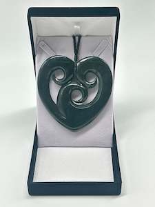 Easygift: XL Triple Koru Heart Pounamu Necklace