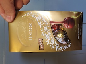 Florist: Lindt Lindor assorted Chocolate