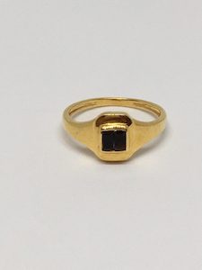 Black Onyx Ring – Gold