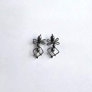 Ant Stud earrings