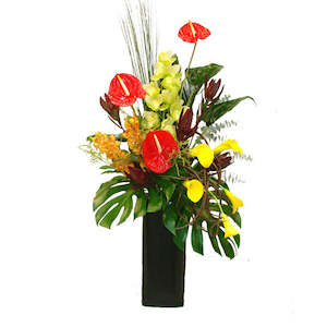 Florist: Modern Flower Arrangement