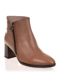 Winter: Hispanitas Selena Almond Leather Ankle Boot