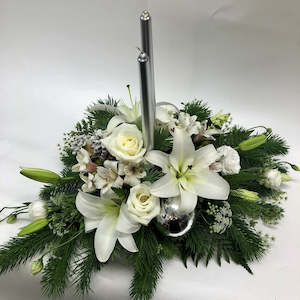 Florist: Christmas Table Centre