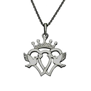 Jewellery: Luckenbooth Love Birds Pendant