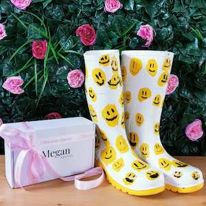 I Am Hope: Give A Smile Gumboots