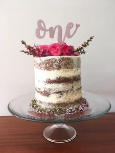 One cake topper (multiple colours available)