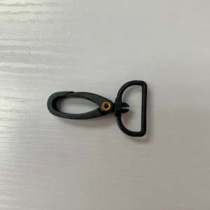 Notions Miscellaneous: 21.5mm Swivel Hooks