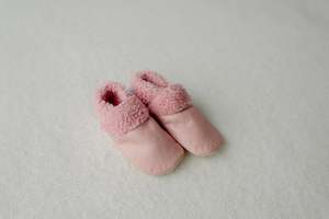 Products: Dapper Dreamwear Wool Slippers ‘Prettiest Pink’