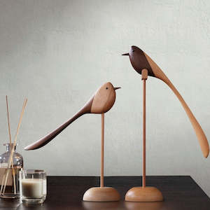 Furniture: A pair of Great Design Wooden birds ornament