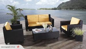 Smart 4pcs PE rattan outdoor sofa set, special now.