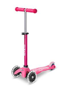 Toy wholesaling: Mini Micro Deluxe LED 3 Wheel Scooter