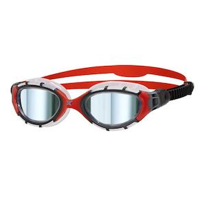 Sporting equipment: Zoggs Predator Flex Titanium Goggles