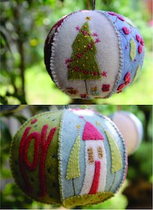 Hatched & Patched ~ Joyful Xmas Bauble~ pattern & kit