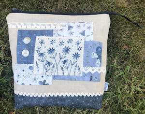 Gail Pan~Marguerite's Meadow~ zipper pouch pattern