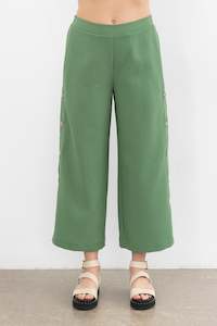 Womenswear: Tate 3/4 pant