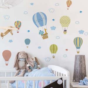 Baby wear: Wall Sticker - Hot Air Balloons Fly Time