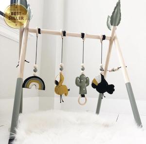 Baby wear: Charlie Wooden Baby Gym with 4 Felt Toys