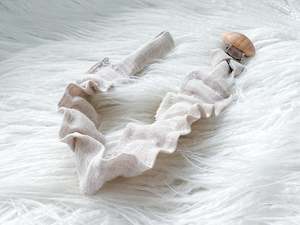 Frilly Dummy Clip in Bone