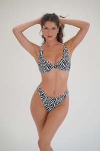 Swimwear: U/W Top Black/White