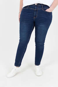 Denim: Curve Tommy Blue Wash Jean